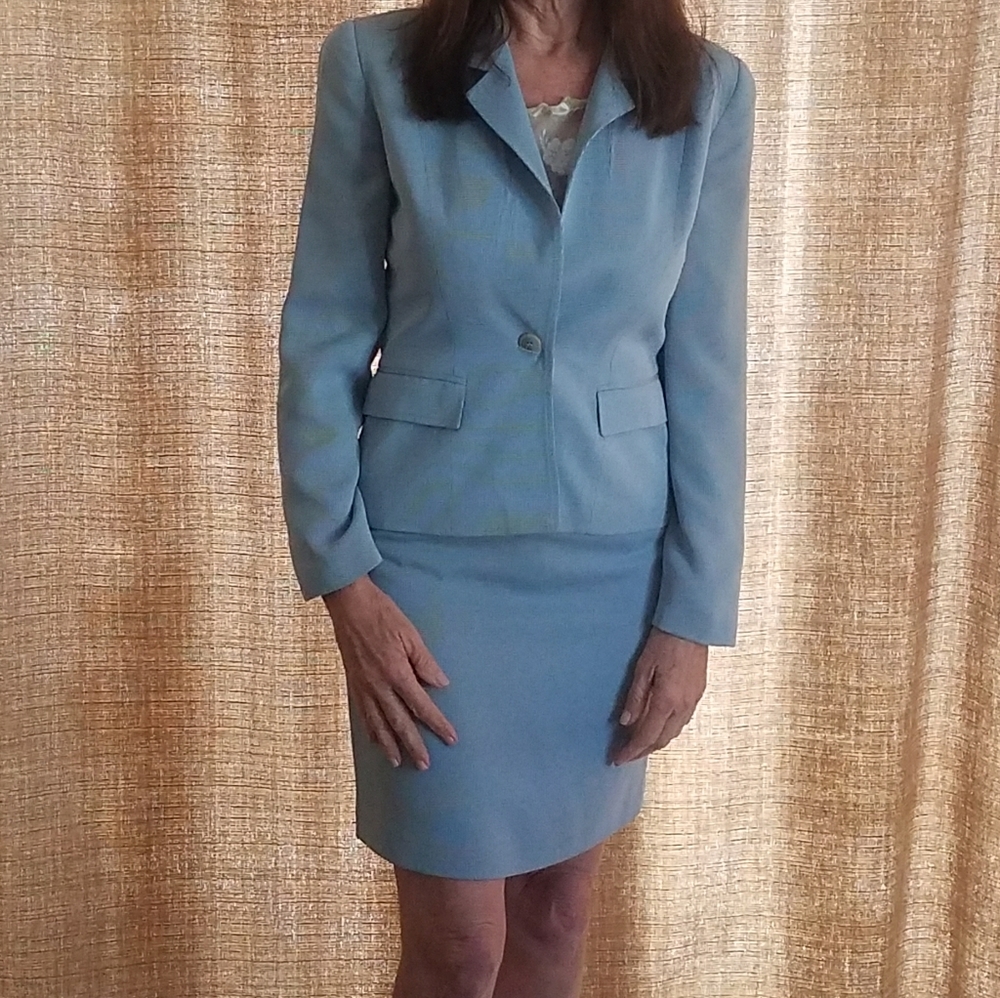 Women's suit